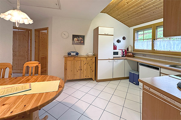 Voll ausgestattete Wohnküche